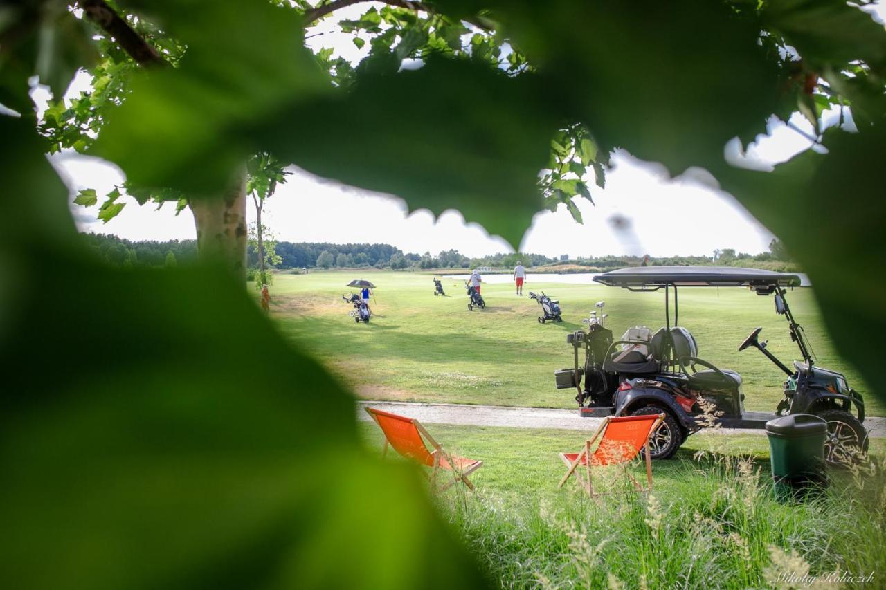 Golf Apartament W Sobieniach Sobienie Jeziory Eksteriør billede